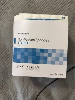 McKesson Sterile Non-Woven Sponges - Blue/White Packaging